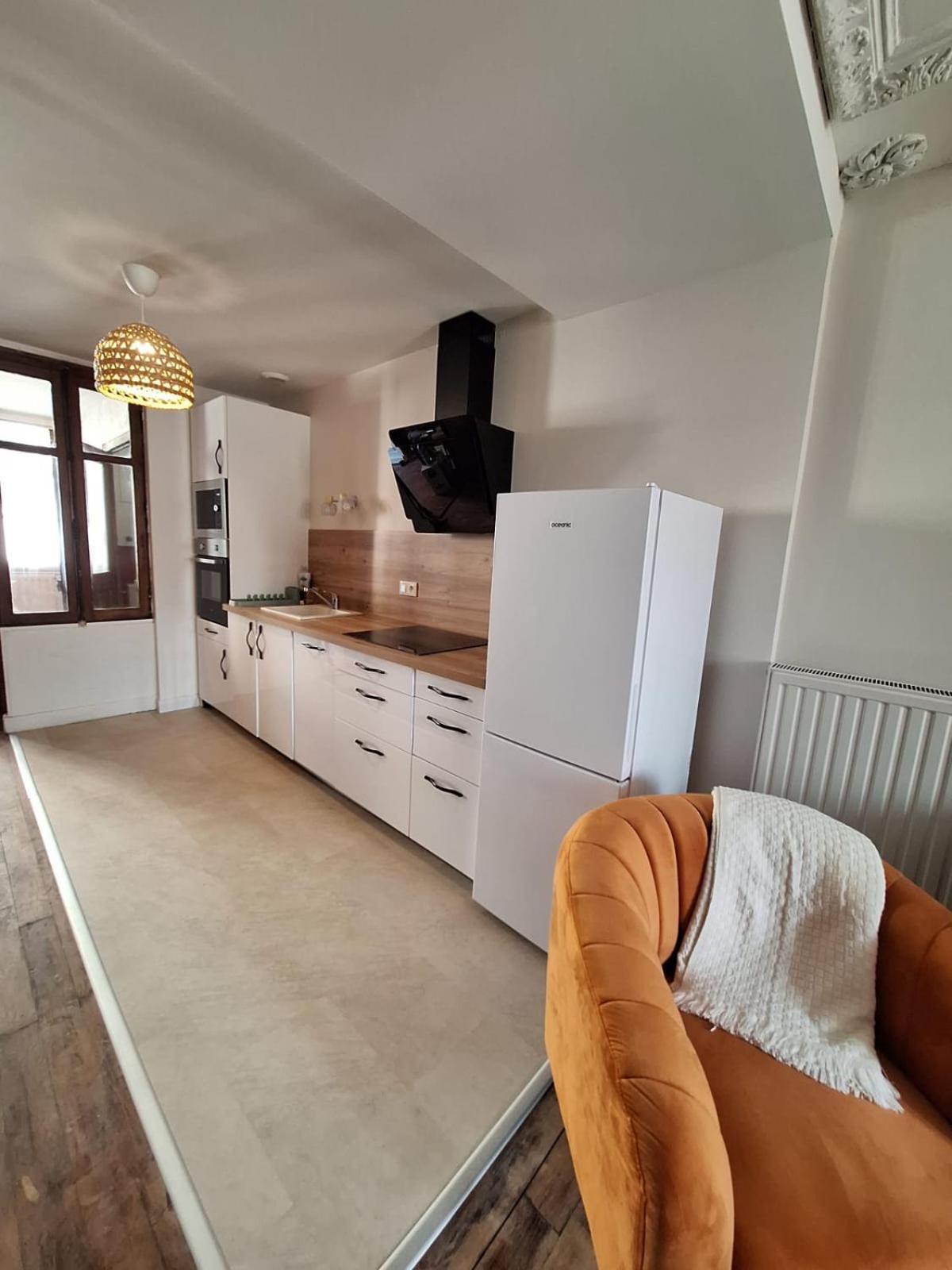 Charmante Maison A 2Min De La Porte St Jacques A Parthenay Ngoại thất bức ảnh